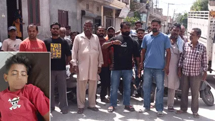 निगम की कचरा उठाने वाली ट्रॉली ने बच्चे को लिया चपेट में