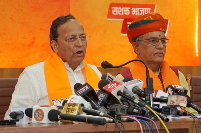 कांग्रेस के गढ़ में भी मिल रहा परिवर्तन संकल्प यात्रा को जनसमर्थन : अरूण सिंह