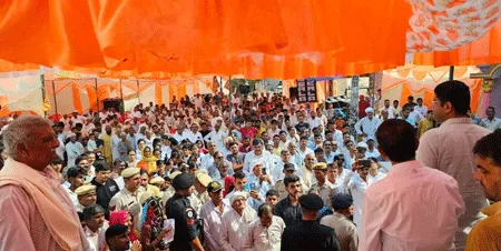 दुष्यंत चौटाला ने किया श्रीराधा-कृष्ण की मूर्ति का अनावरण