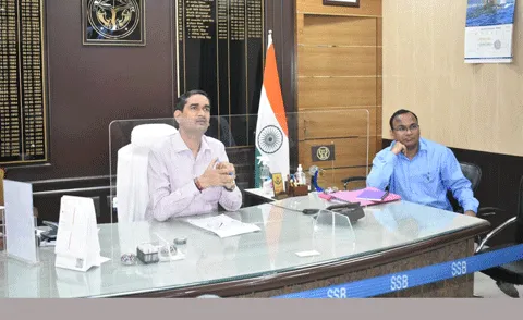 बैंक शाखायें कैम्प लगाकर 1 सप्ताह में सम्बंधित स्वयं सहायता समूह के लंबित बैंक खाते एवं लोन खाते खोलना सुनिश्चित करें : डीएम