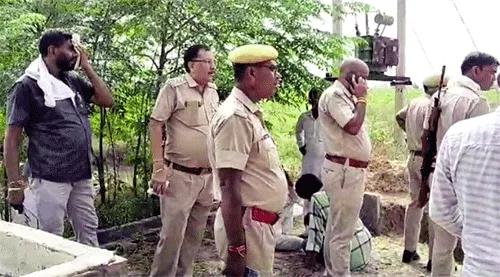 खेत गए युवक की धारदार हथियार से हत्या