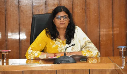 सीएम विंडो, एसएमजीटी, सीपीग्राम व अन्य पोर्टल पर आने वाली शिकायतों को प्रतिदिन अंडरटेक करें विभाग – डॉ अनमोल