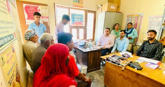 ‘आयुष्मान भव अभियान’ के तहत : एसएमओ ने लिया स्वास्थ्य मेले का जायजा