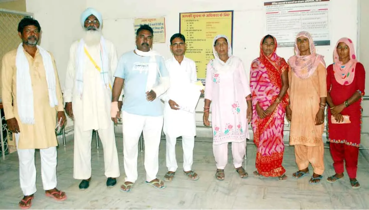 जान जोखिम में डालकर विद्या के मंदिर पहुंचने को मजबूर