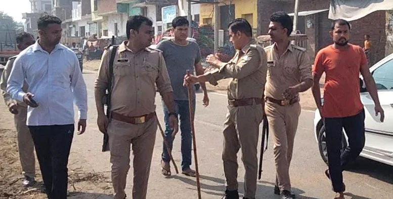 अवैध पशु पैठ पर चला पुलिस का डंडा, 18 वाहनों के चालान