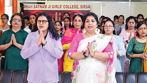 शाह सतनाम जी गर्ल्स कॉलेज में विभिन्न विषयों पर इंडक्शन प्रोग्राम आयोजित