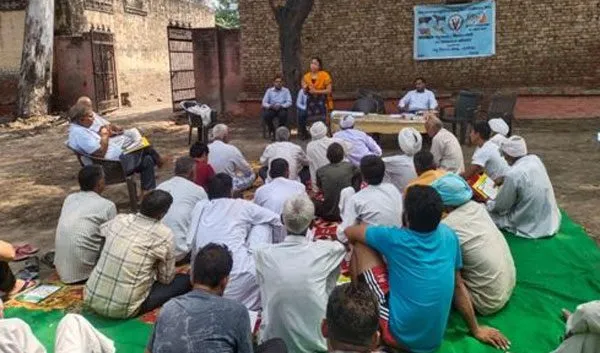 पशु विज्ञान केन्द्र द्वारा गांव भटगांव में किया गया पशुपालक किसान गोष्ठी का आयोजन