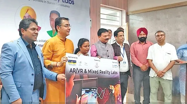 सुनाम के सभी सरकारी हाई स्कूलों में 4डी विशेषता वाली एक्स.आर लैबस का उद्घाटन