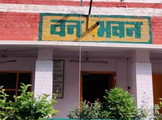 मांगी गई सूचना नहीं देने पर वन विभाग को भेजा नोटिस
