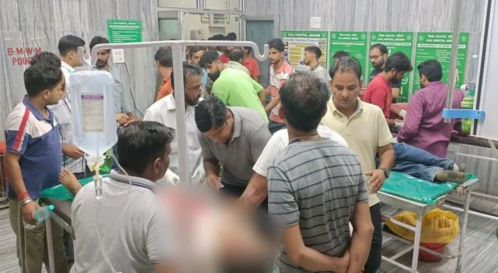 Road Accident: शोक सभा से लौट रही कार का ऐक्सीडेंट होने से एक की मौत, कई घायल