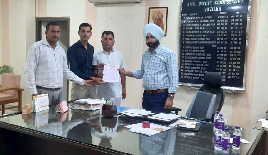 सहकार भारती फाजिल्का ने एडीसी को सौंपा ज्ञापन
