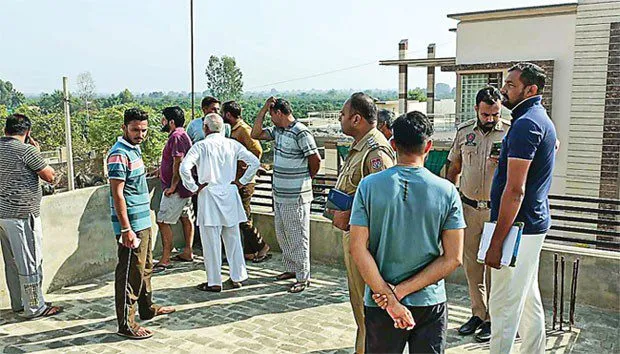 अज्ञात चोरों द्वारा पांच घरों में चोरी की असफल कोशिश