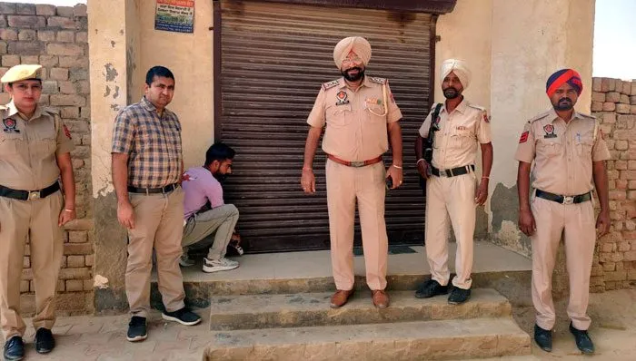 ड्रग विभाग टीम ने गांव कुंडल में मेडिकल किया सील