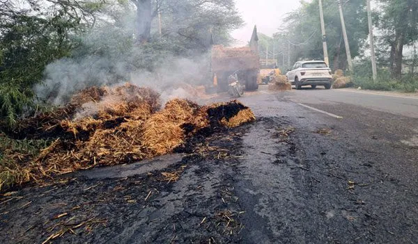 बिजली की तारें नीची होने के कारण हुआ हादसा