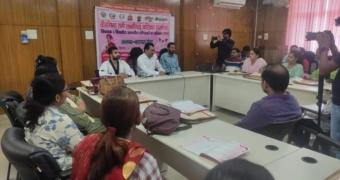 प्रशिक्षण शिविर में शिक्षकों ने सीखे आत्मरक्षा एवं योग अभ्यास के गुर
