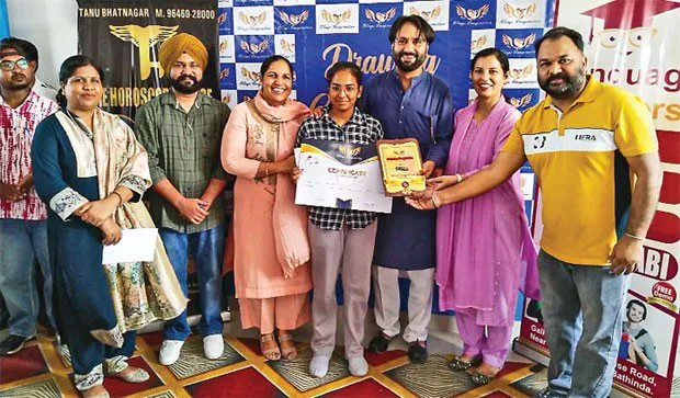 स्कूली चित्रकला प्रतियोगिता में 550 कलाकार छात्रों ने दिखाई प्रतिभा