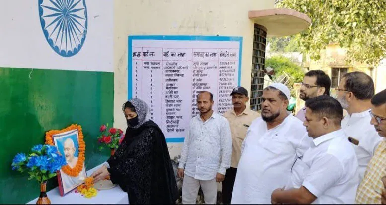 चेयरमैन ने फहराया तिरंगा किया बापू को नमन