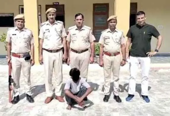 Crime News: देसी पिस्तौल व कारतूस सहित युवक गिरफ्तार