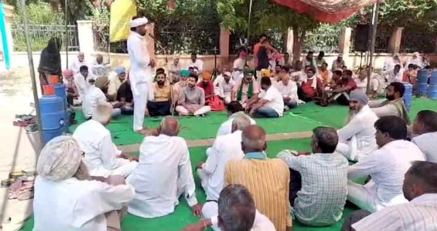 प्राकृतिक आपदा घोषित कर विशेष राहत पैकेज देने की मांग