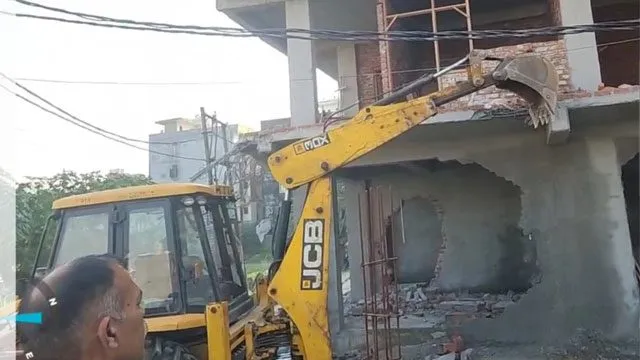 अवैध निमार्ण पर चला जीडी का बुलडोजर, लगाई सील