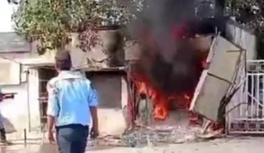 डीसीएम मिल के पास पीएनबी एटीएम केबिन में लगी आग