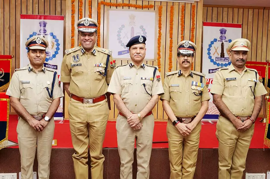 4 आईपीएस अधिकारी सम्मानित