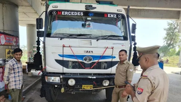 पुलिस ने ट्रकों के खिलाफ चलाया अभियान, काटे चालान