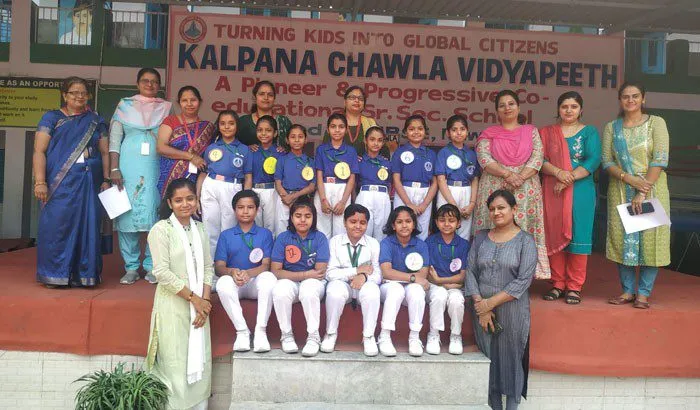 कल्पना स्कूल में हिंदी कविता प्रतियोगिता में भावी रही प्रथम