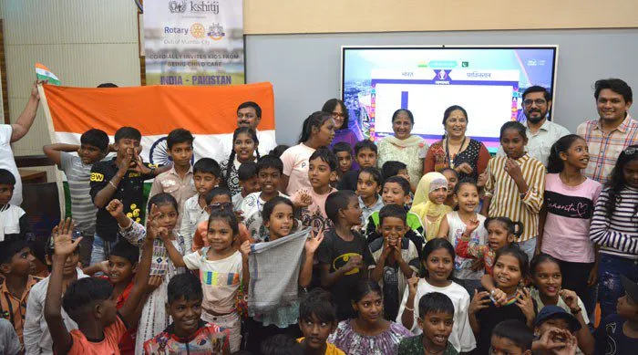 मीठीबाई क्षितिज व रोटरी क्लब ऑफ मुंबई सिटी लाया वंचित बच्चों के चेहरों पर मुस्कान