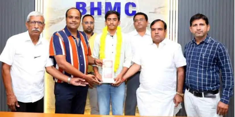 बेबी हैप्पी मॉडर्न पीजी कॉलेज के स्टूडेंट्स को फिर मिला गोल्ड मैडल