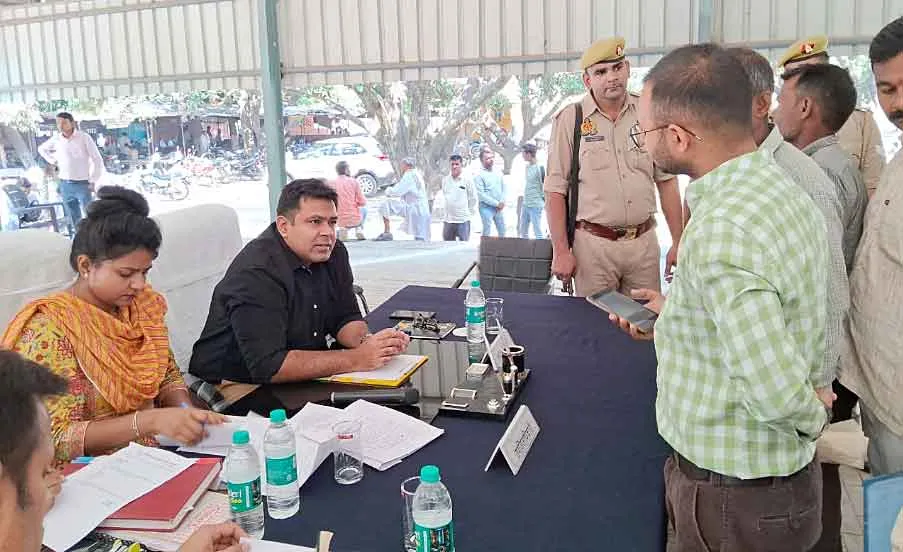 समाधान दिवस में कमिश्नर ने सुनी फरियादियों की फरियाद!