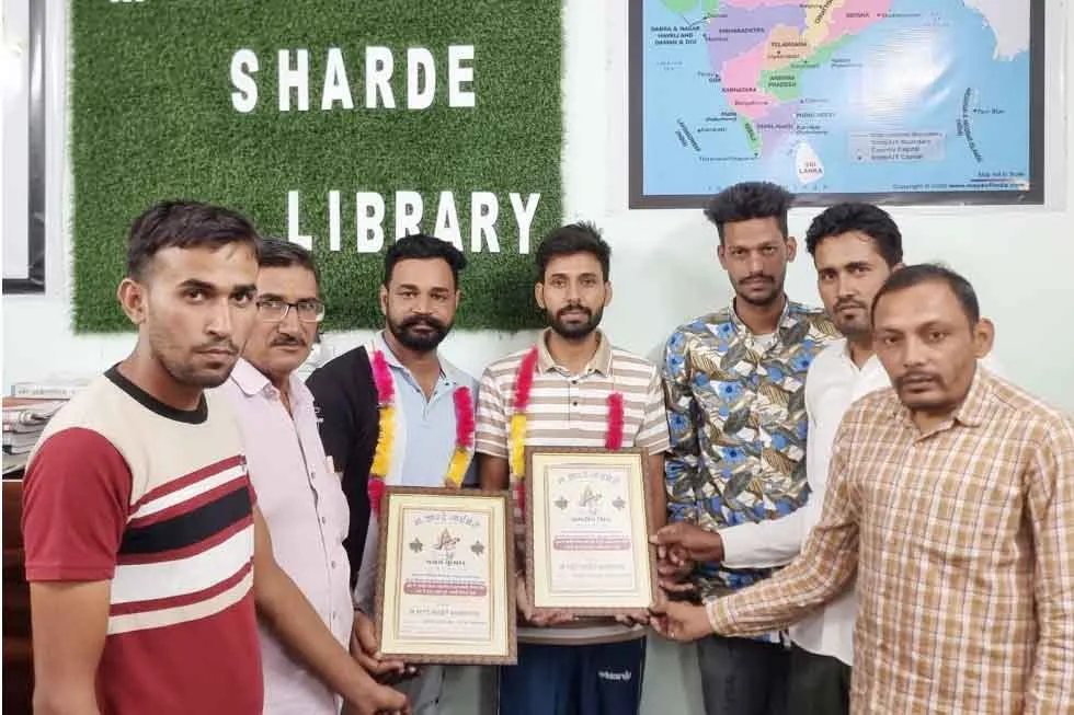 अध्यापक पद पर चयन होने पर किया सम्मान