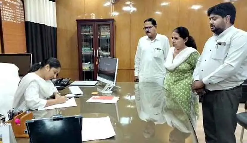 टावर लगाने के कार्य का विरोध जारी, जिला कलक्टर से शिकायत