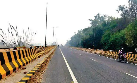 अबोहर-फाजिल्का रेलवे ओवरब्रिज लावारिस हालत में