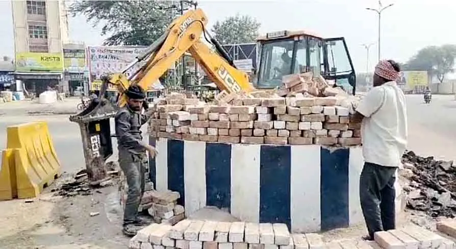 डेमो सफल रहने के बाद अम्बेडकर चौक के पुनरोद्धार का कार्य शुरू
