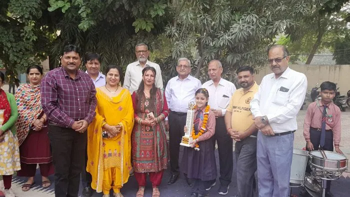 एमएचआर स्कूल की छात्रा ‘किस में है कितना दम’ रियलिटी शो की विनर बनी
