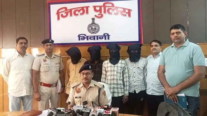एक लाख 60 हजार रुपए की डकैती मामले में चार गिरफ्तार