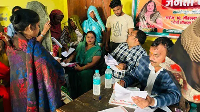 चौपाल लगाकर सुनी गईं समस्याएं, समाधान का मिला आश्वासन व हुआ निस्तारण