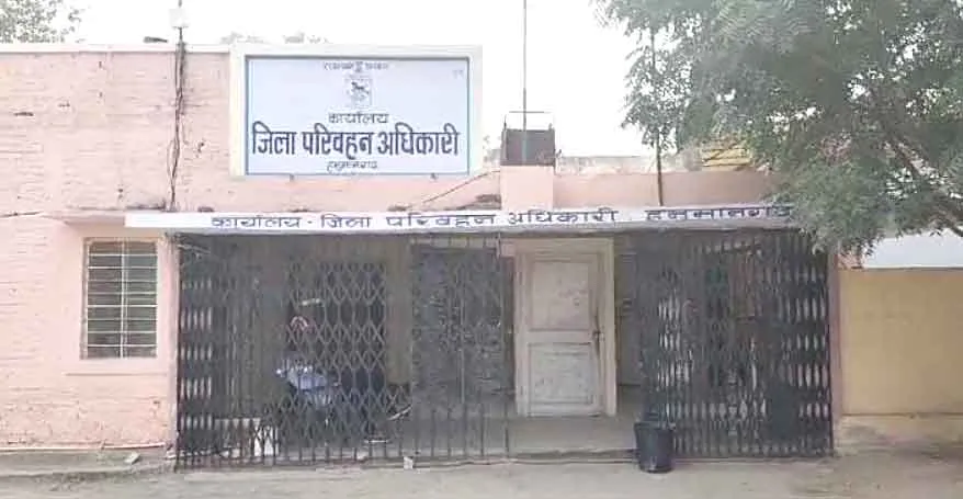 पोलिंग पार्टियों के लिए जिला परिवहन विभाग ने अधिग्रहण की 370 बसें