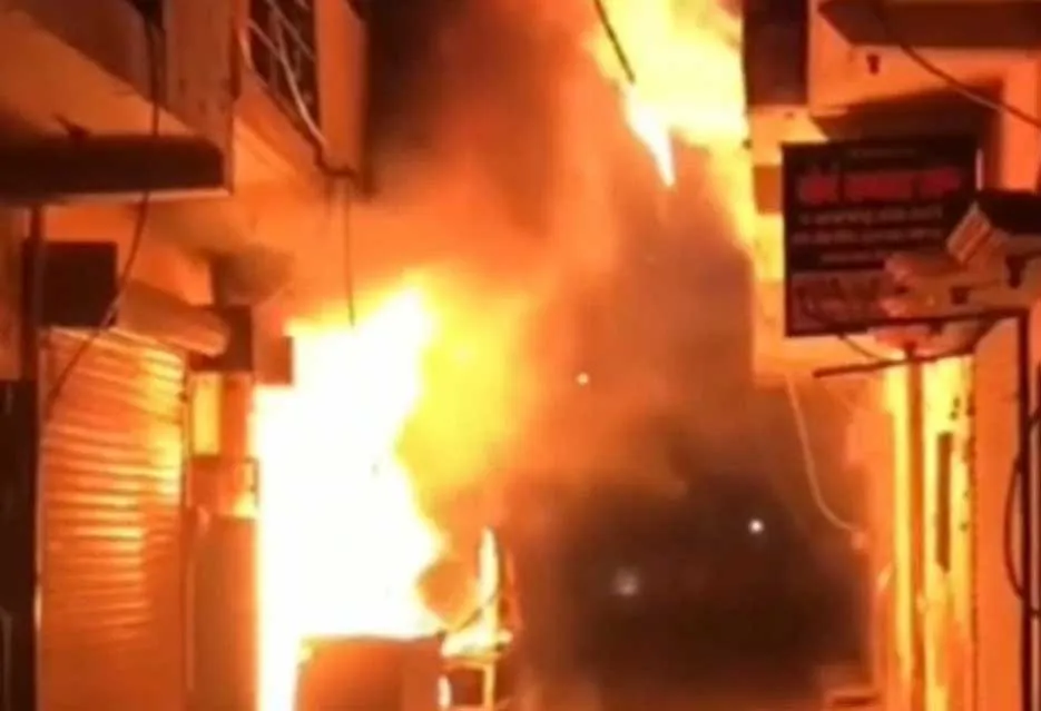 Godown fire in Hyderabad: हैदराबाद गोदाम में लगी आग, 9 लोग मरे