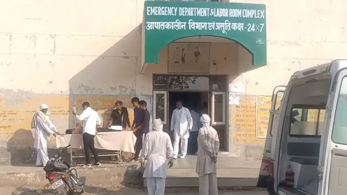 Accident: दो बाइकों की टक्कर में एक की मौत, तीन घायल