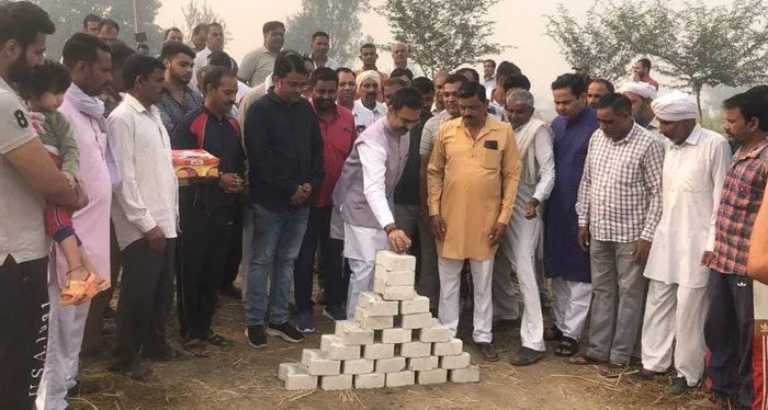 विधायक हरविंद्र कल्याण ने किया रास्ते का शिलान्यास