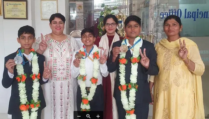 स्टेट स्केटिंग में प्रताप स्कूल के खिलाड़ियों ने जीते दो स्वर्ण पदक