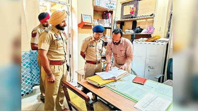 एसएसपी ने किया नाकों व थानों का निरीक्षण