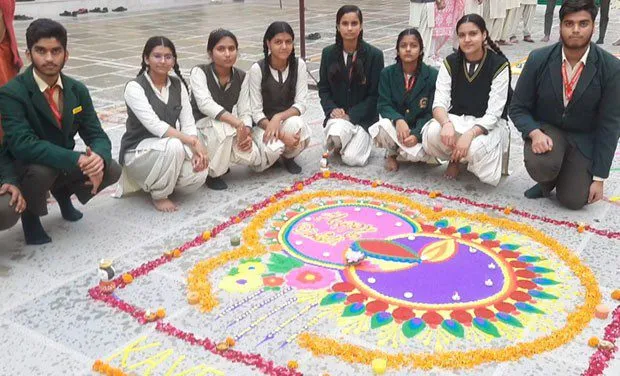 ज्ञानस्थली के छात्र-छात्राओं ने लिया पटाखे मुक्त दीपावली मनाने का संकल्प