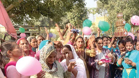 उत्साह : मैनूं गुरु दी निगाह दे विच्च नच्च लैण दे…
