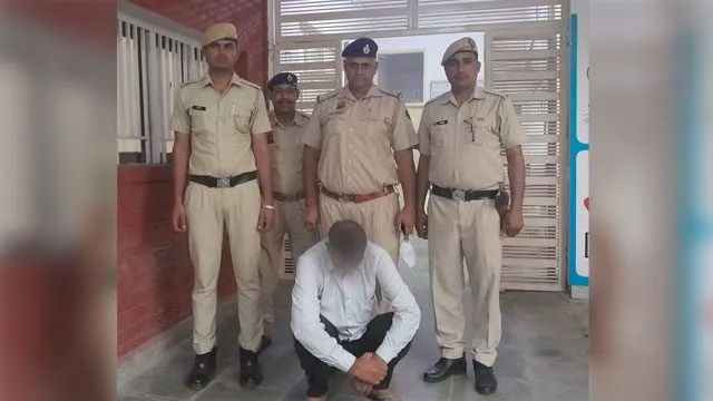 स्कूली छात्राओं से छेड़छाड़ का आरोपी प्राचार्य गिरफ्तार