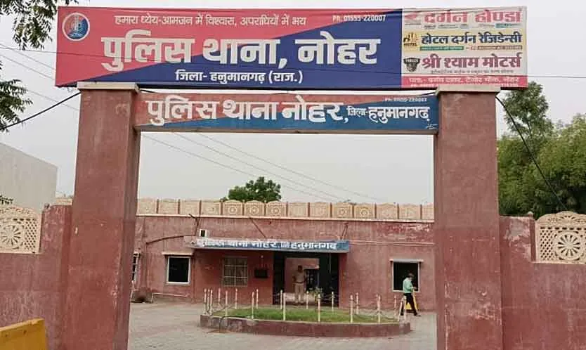 नाके पर तैनात पुलिस कर्मियों में मारी बाइक से टक्कर, दो कांस्टेबल घायल