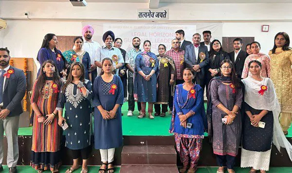 पीसीएस न्यायिक निर्वाचित प्रियंका को किया सम्मानित