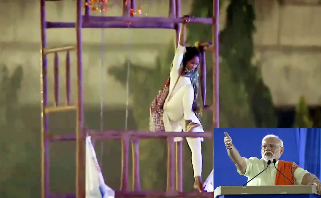 PM Modi Telangana Rally: पीएम की तेलंगाना रैली में लाइट टावर पर चढ़ी लड़की! फिर जो हुआ…